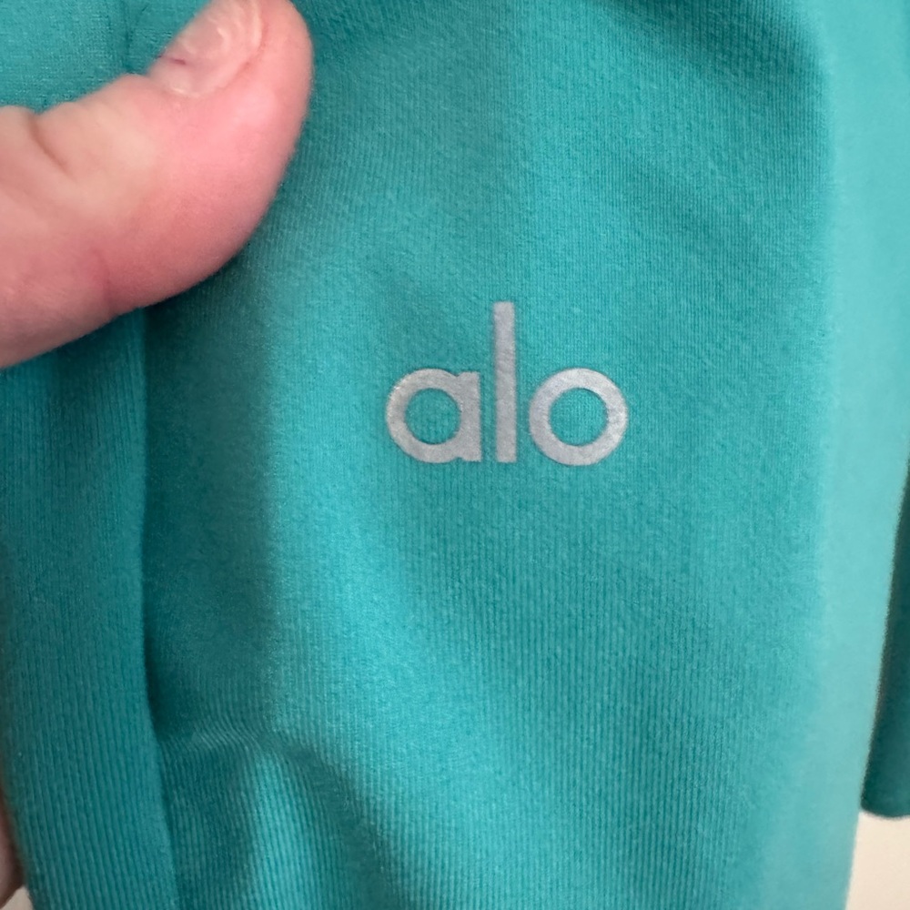 ALO Yoga Teal Apparel - Picture 3 of 9